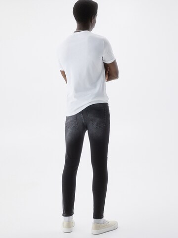 Pull&Bear Skinny Jeans in Schwarz