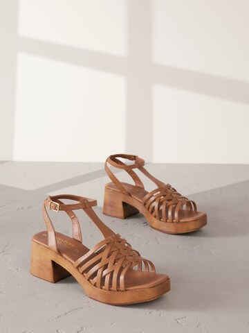 Next Sandale in Braun