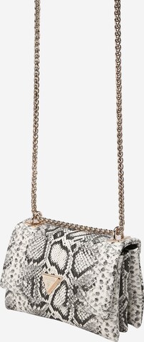 GUESS Skuldertaske 'DEESA' i beige