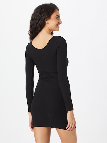 PIECES - Vestido 'KITTI' en negro