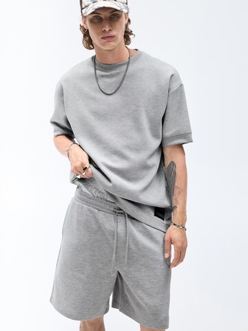 Pull&Bear Loosefit Kalhoty – šedá