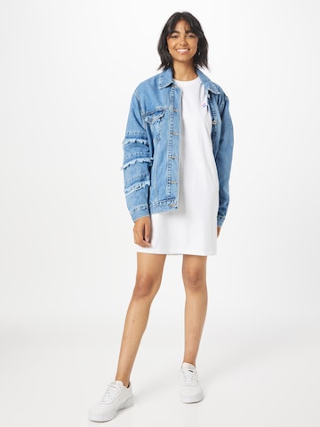 Robe 'Essential' Superdry en blanc