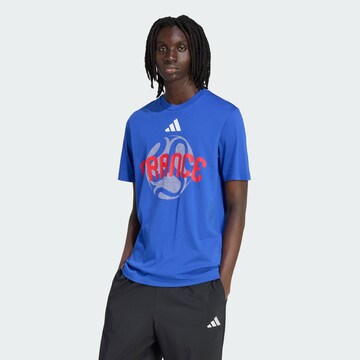 ADIDAS PERFORMANCE - Camiseta funcional 'FIFA Fussball-Weltmeisterschaft 26™ Frankreich' en azul: frente