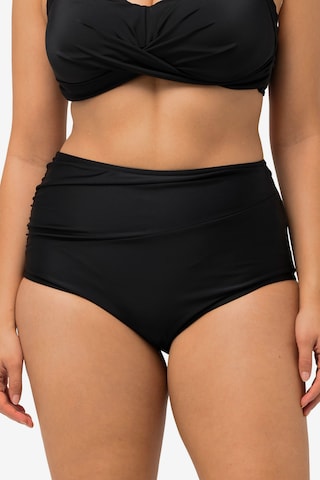 Ulla Popken - Cueca biquíni em preto: frente