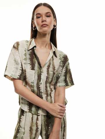 Koton Bluse in Grün: Vorderseite