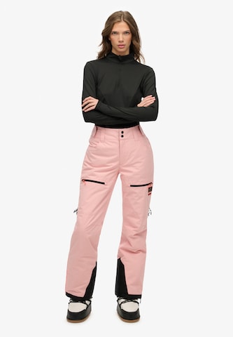 Regular Pantalon de sport Superdry en rose : devant