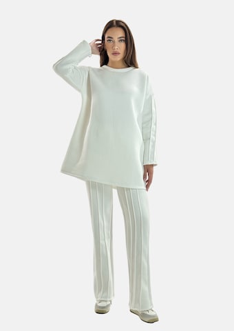 Abito da casa di Elara in bianco: frontale