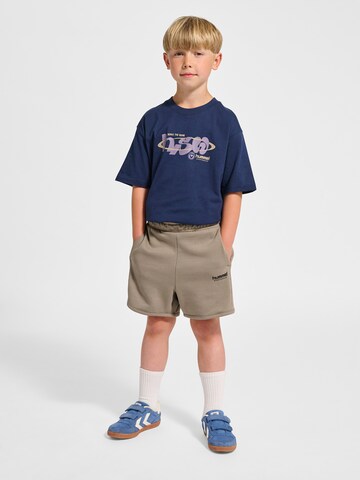 Hummel Loosefit Shorts in Beige