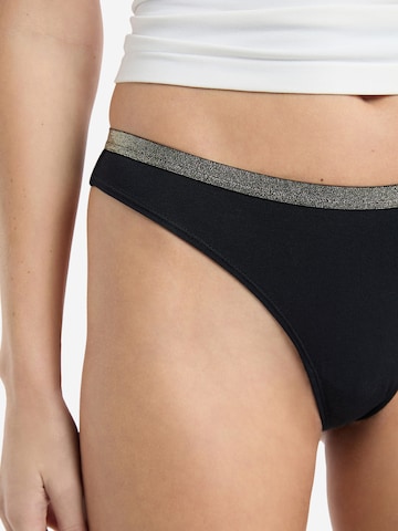 String 'Fame' di ETAM in nero