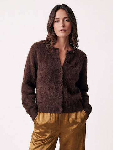 Honnête Atelier Gebreid vest 'Ophelia' in Bruin: voorkant