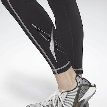 Reebok Skinny Sporthose in Schwarz