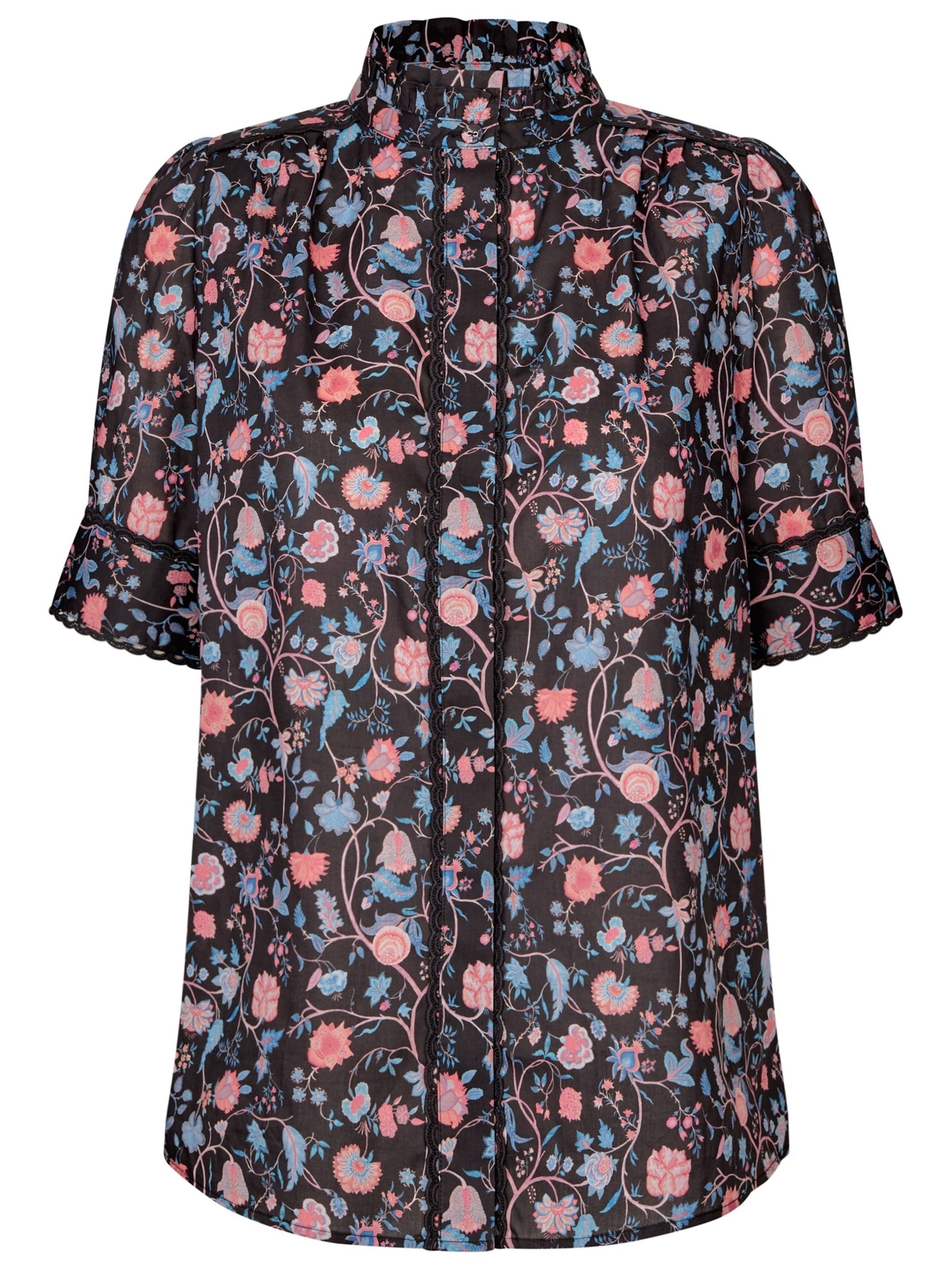 Tricou ' RobertasDEA NS ' de la Dea Kudibal pe negru: față