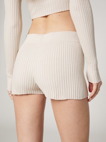 LENI KLUM x ABOUT YOU Skinny Shorts 'Sienna' in Weiß