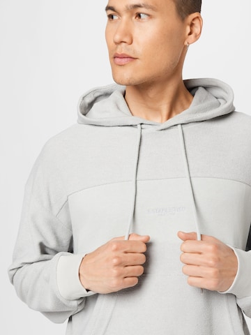 BURTON MENSWEAR LONDON Sweatshirt in Grau