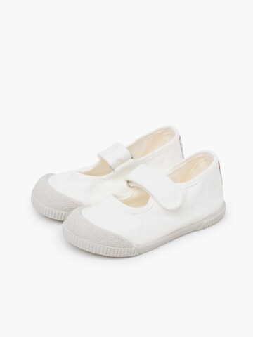 Pisamonas Ballerina in White