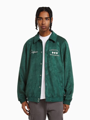 BershkaPrijelazna jakna - zelena boja: prednji dio