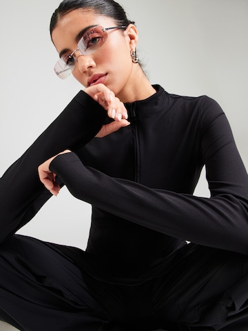 Maglietta 'Chani' di WEEKDAY in nero