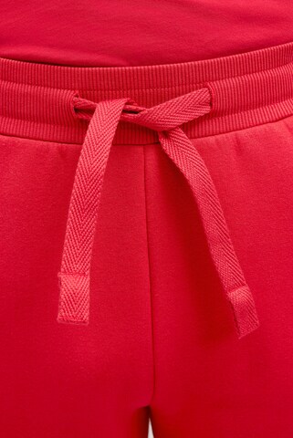 CAMP DAVID Regular Pants in Red