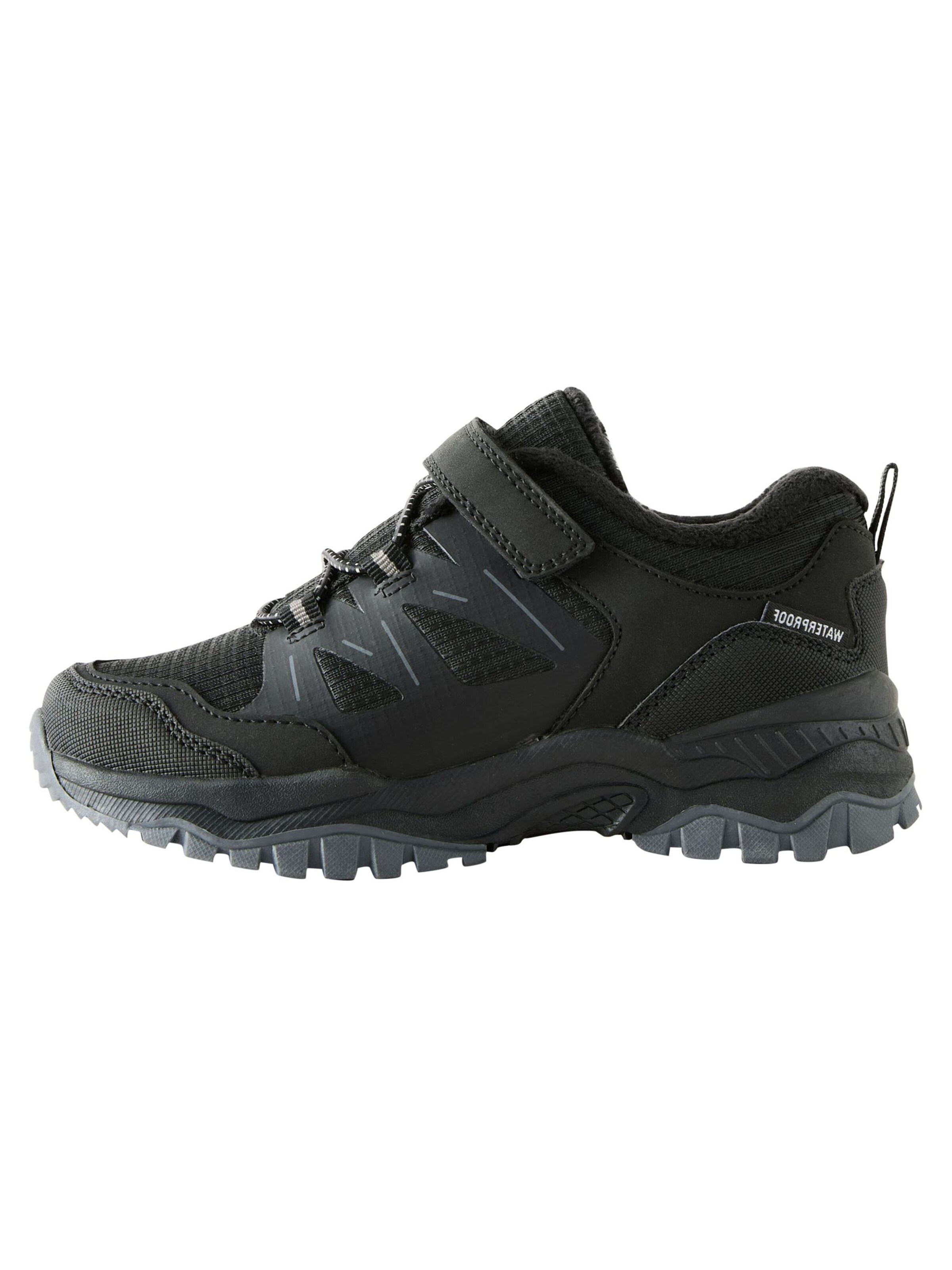 Next Trainers in Black: front