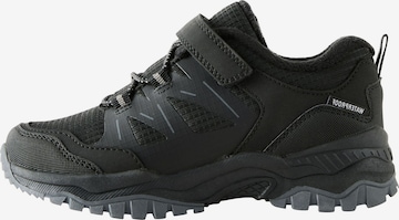 Next Tennarit värissä musta: etupuoli