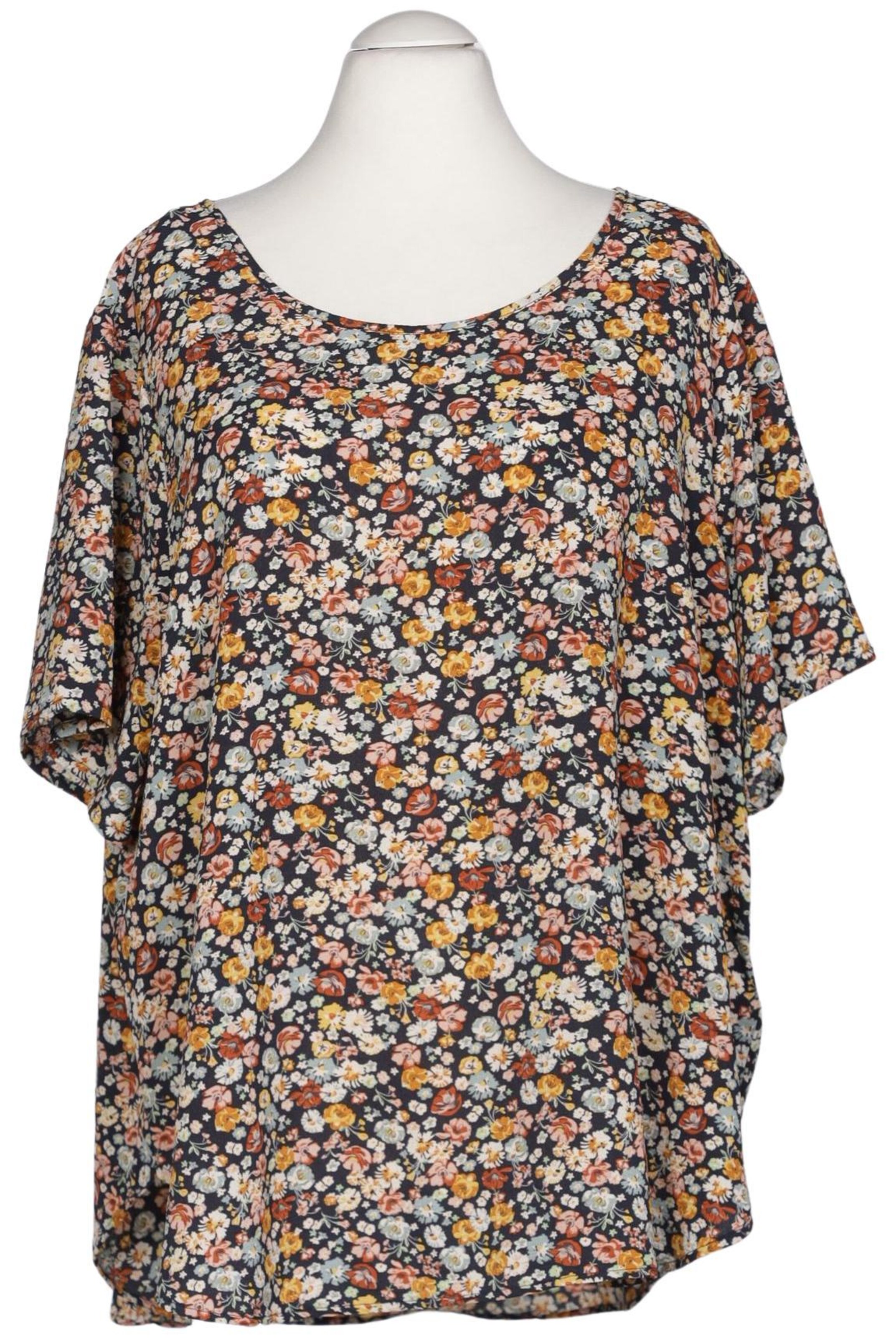 ONLY Carmakoma Blouse & Tunic in 7XL in Mixed colors: front