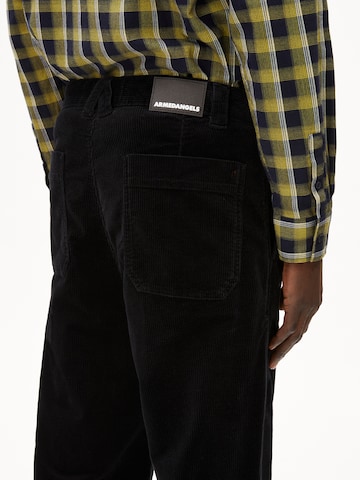 ARMEDANGELS Regular Hose '   (GOTS) in Schwarz
