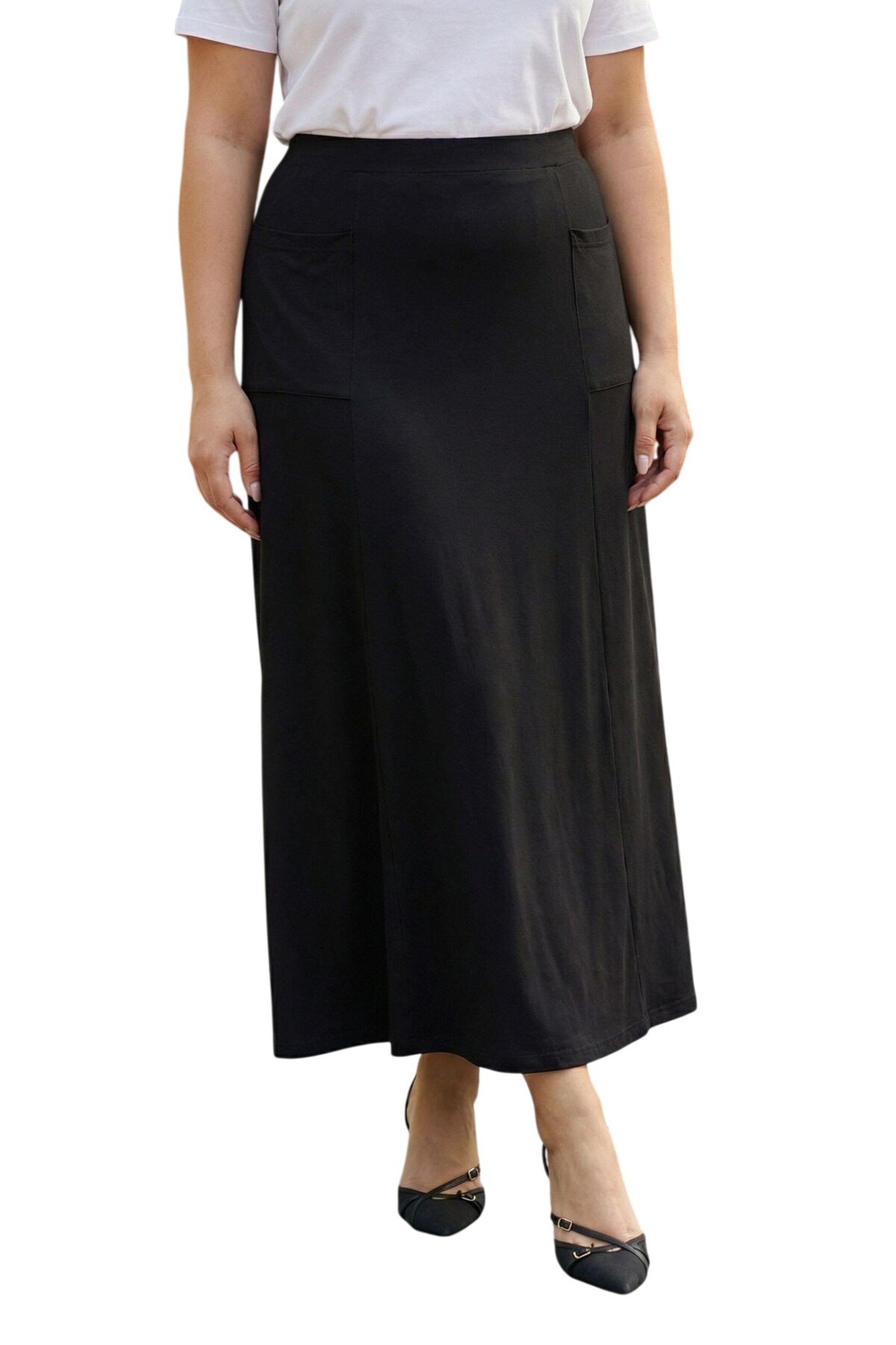 Stil Diva Skirt in Black: front