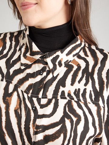 Chemisier 'CARBerte' ONLY Carmakoma en beige