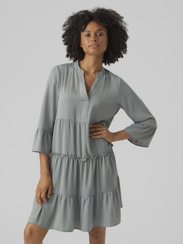 Robe 'KATRINE' VERO MODA en gris : devant