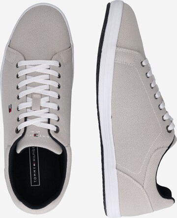 Baskets basses TOMMY HILFIGER en gris