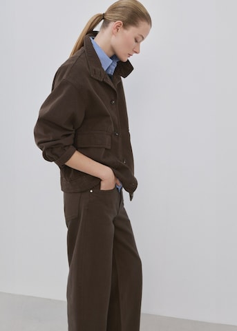 MANGO Välikausitakki 'Eugenie' värissä ruskea