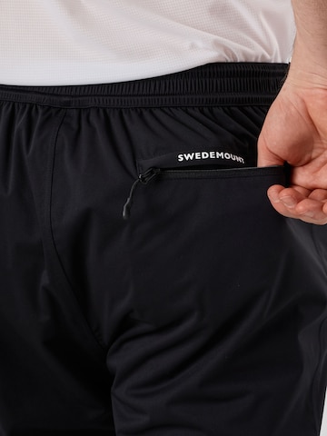 SWEDEMOUNT - regular Pantalón de montaña 'On Course' en negro