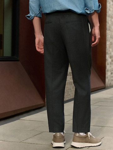 Regular Pantalon à plis Next en gris