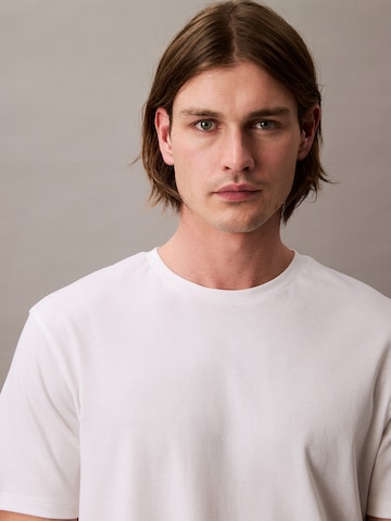 T-Shirt Calvin Klein en blanc
