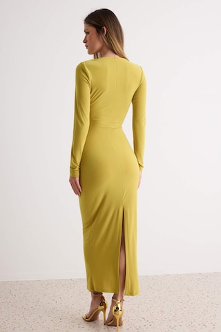 Rochie de seară de la Trendyol pe verde
