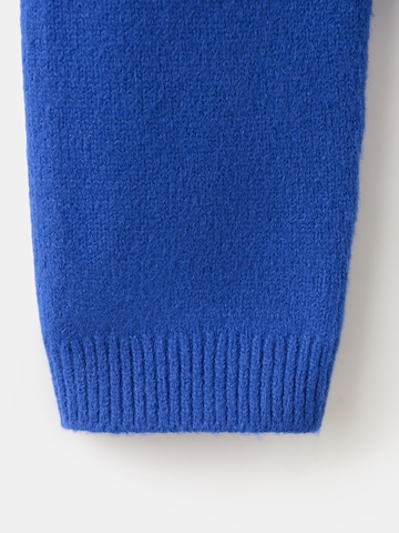 MANGO Sveter 'MARIANA' - Modrá