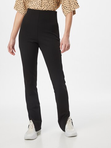 Slimfit Pantaloni 'Cecilia' de la Gina Tricot pe negru: față