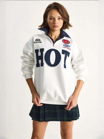Sweat-shirt Bianco Lucci en blanc : devant