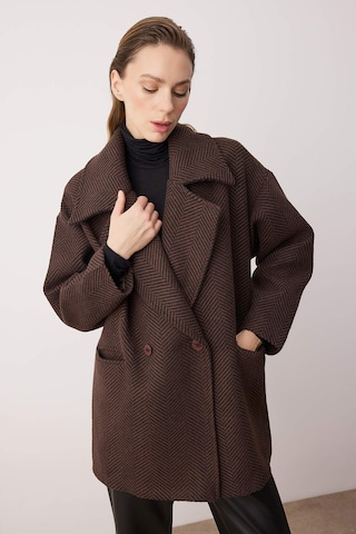 Trendyol Between-seasons coat in Brown: front