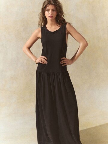 Robe Next en noir