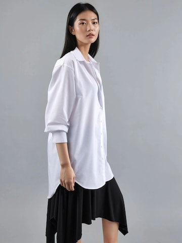 Busem - Blusa em branco