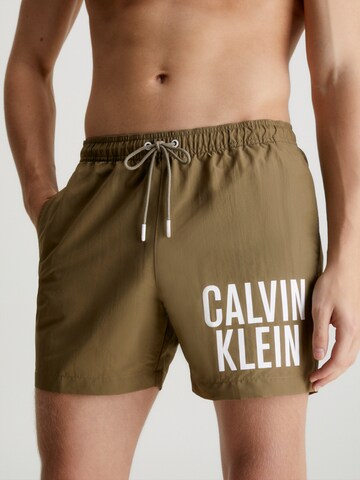 Calvin Klein Swimwear - Bermudas 'Intense Power' en verde: frente