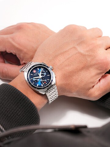 SWISS MILITARY HANOWA Analoog horloge 'Defender' in Zilver: voorkant