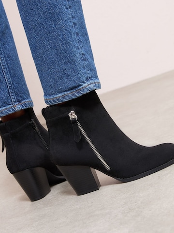 Friends Like These - Botim em preto