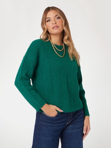 GUESS Sweater in Green: front