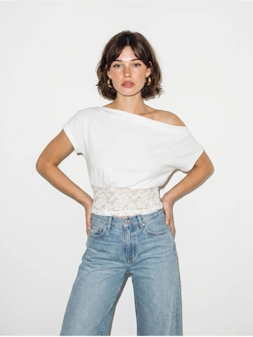 Bianco Lucci Blouse in Wit: voorkant