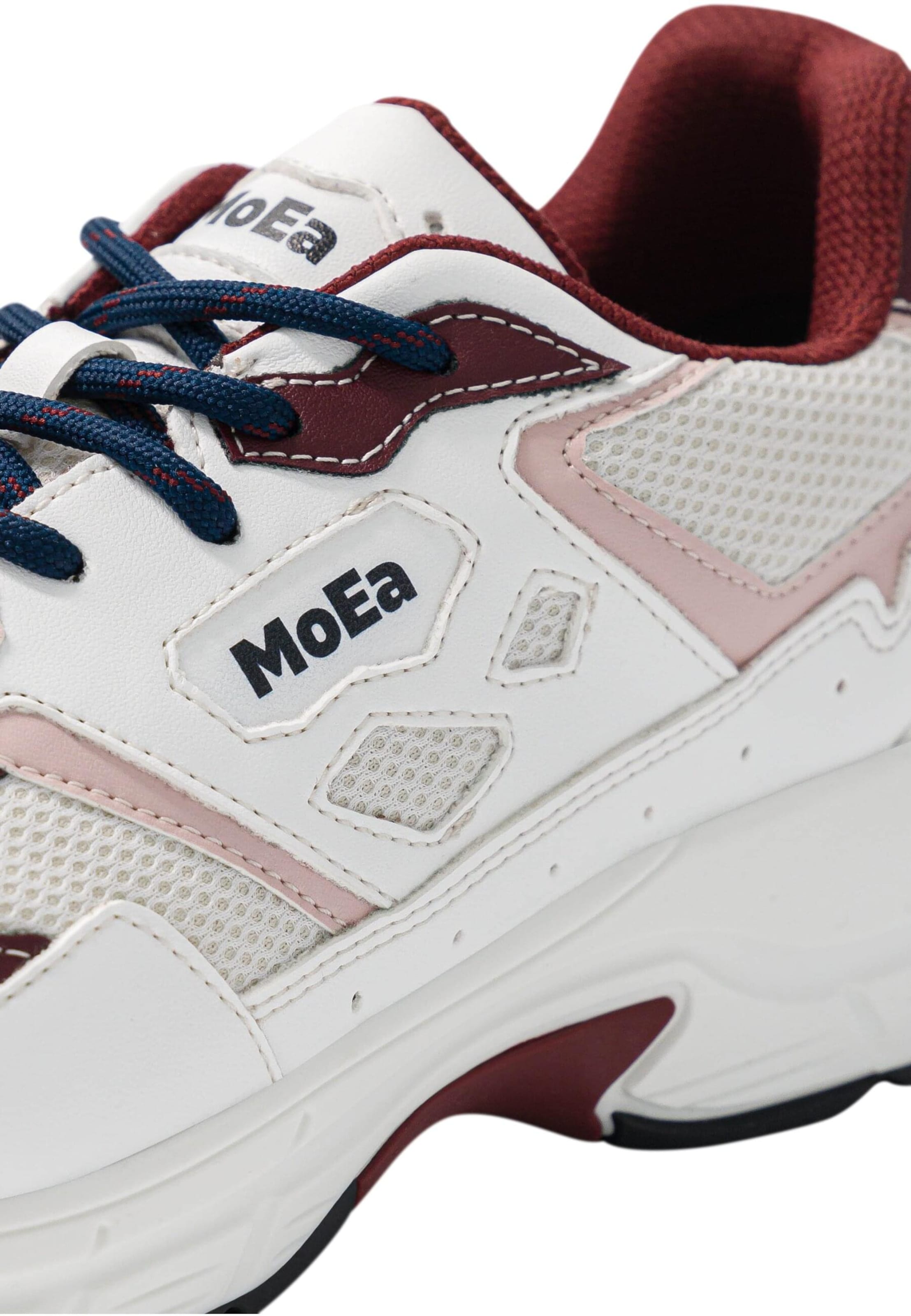 Sneaker bassa 'Gen8' di MoEa in bianco