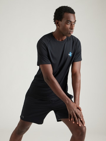 NIKE Λειτουργικό μπλουζάκι 'DFADV STRIDE ENERGY' σε μαύρο: μπροστά