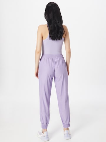 Effilé Pantalon 'Mamit' Moves en violet