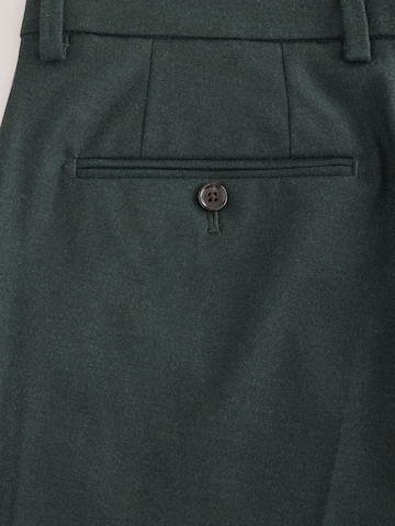 regular Pantaloni con piega frontale di Next in verde
